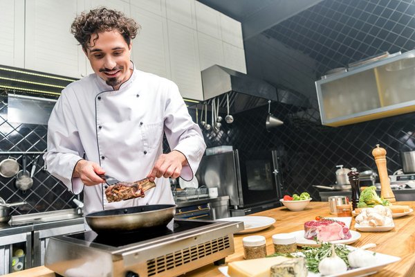 L'importance de la tenue de cuisine pour chef en sécurité